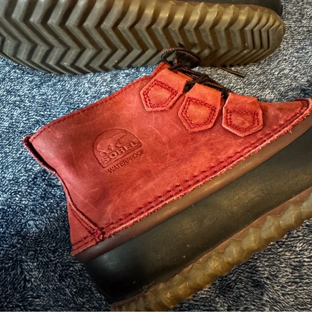 Sorel Women’s Red Out 'N About Leather Outdoor Rain Duck Boots Size 7.5